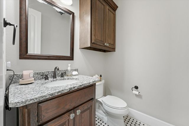 840 Edgefield Road, Fort Worth, TX 76107