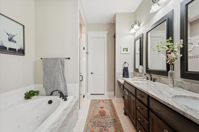 840 Edgefield Road, Fort Worth, TX 76107