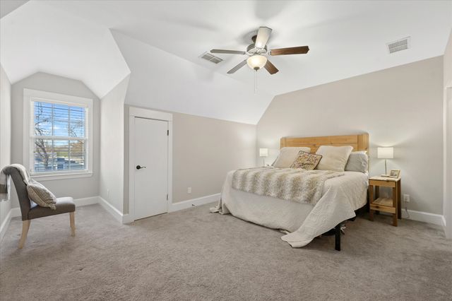 840 Edgefield Road, Fort Worth, TX 76107