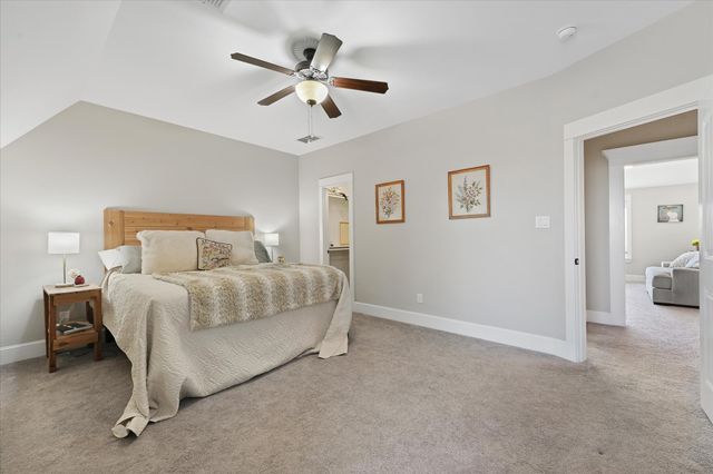 840 Edgefield Road, Fort Worth, TX 76107