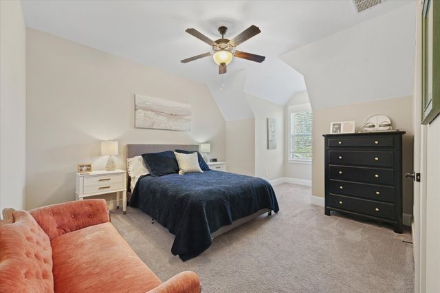 840 Edgefield Road, Fort Worth, TX 76107