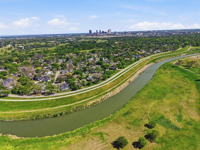 840 Edgefield Road, Fort Worth, TX 76107