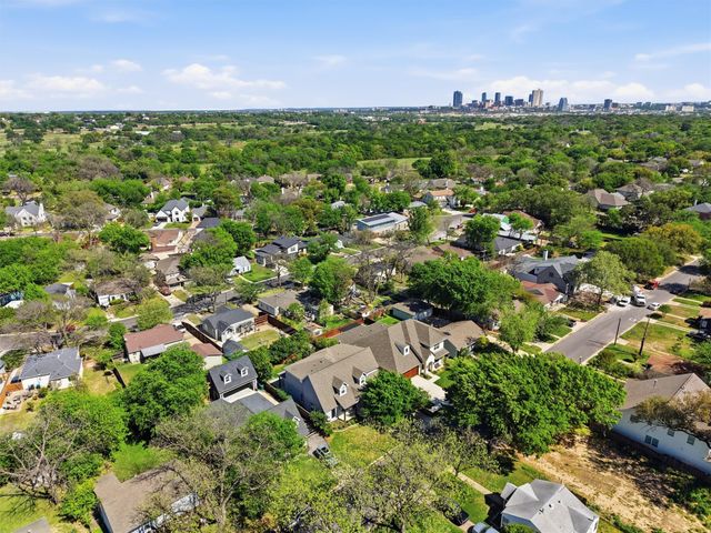 840 Edgefield Road, Fort Worth, TX 76107