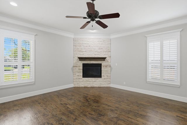 840 Edgefield Road, Fort Worth, TX 76107