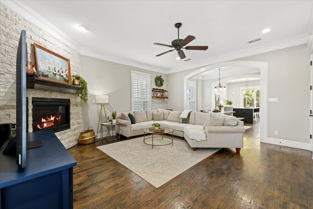 840 Edgefield Road, Fort Worth, TX 76107