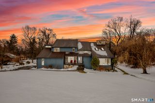 10 Canterbury Way, North Haven, CT 06473