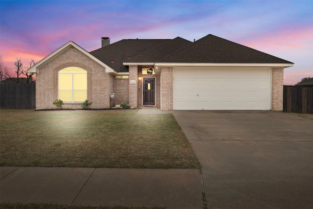 209 Mourning Dove Lane, Krum, TX 76249