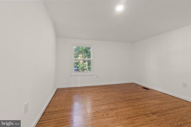 8 OAKVIEW, Cherry Hill, NJ 08002