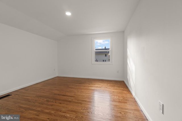 8 OAKVIEW, Cherry Hill, NJ 08002