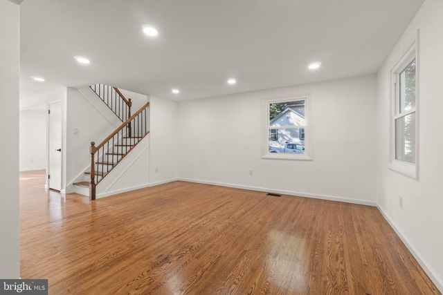 8 OAKVIEW, Cherry Hill, NJ 08002