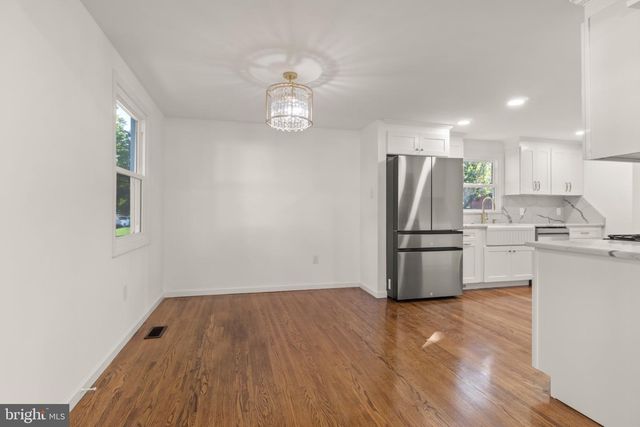 8 OAKVIEW, Cherry Hill, NJ 08002