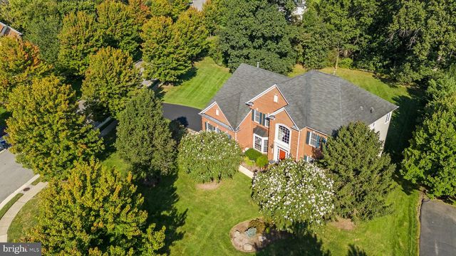 42586 UNBRIDLEDS SONG PL, Chantilly, VA 20152