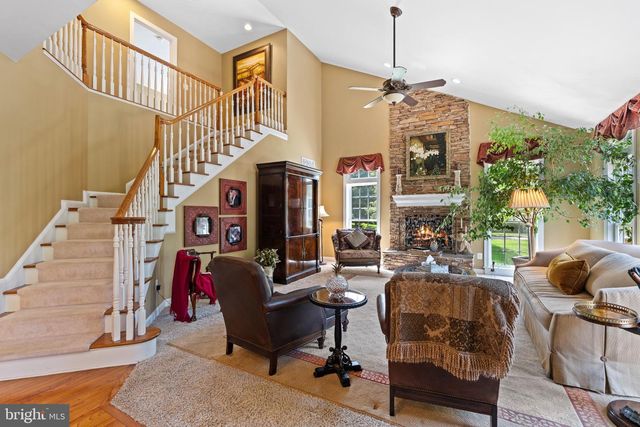 42586 UNBRIDLEDS SONG PL, Chantilly, VA 20152