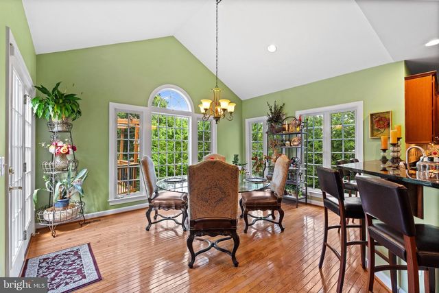 42586 UNBRIDLEDS SONG PL, Chantilly, VA 20152