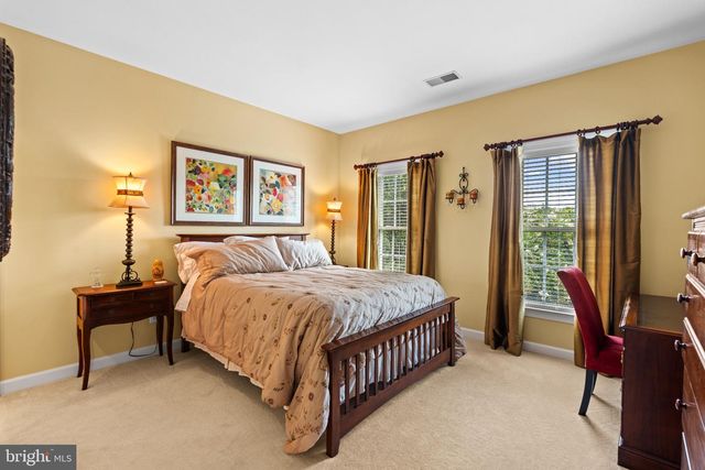 42586 UNBRIDLEDS SONG PL, Chantilly, VA 20152