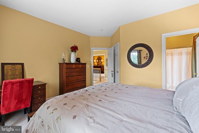 42586 UNBRIDLEDS SONG PL, Chantilly, VA 20152