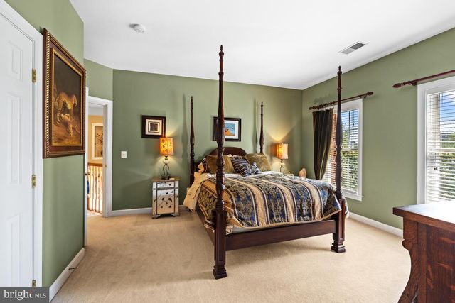 42586 UNBRIDLEDS SONG PL, Chantilly, VA 20152