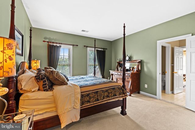 42586 UNBRIDLEDS SONG PL, Chantilly, VA 20152