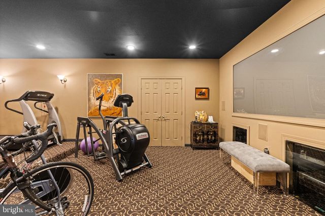 42586 UNBRIDLEDS SONG PL, Chantilly, VA 20152