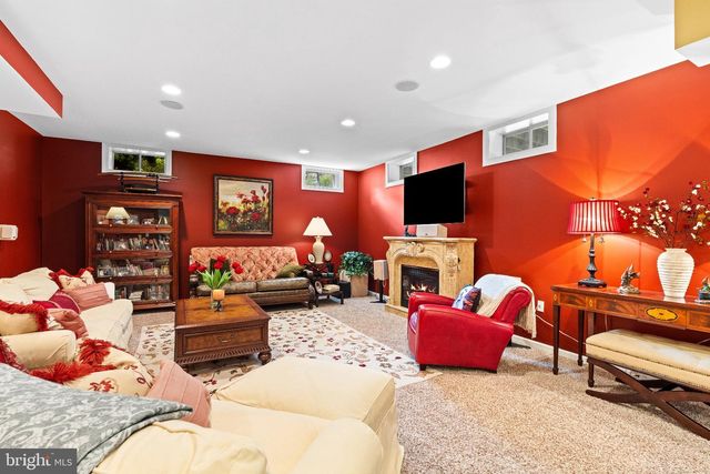 42586 UNBRIDLEDS SONG PL, Chantilly, VA 20152