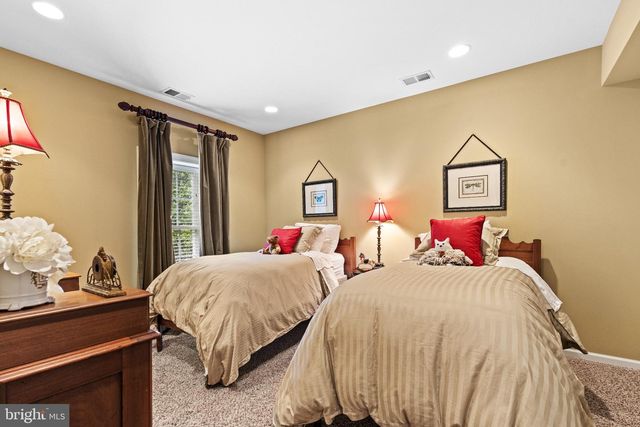 42586 UNBRIDLEDS SONG PL, Chantilly, VA 20152