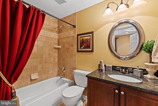 42586 UNBRIDLEDS SONG PL, Chantilly, VA 20152