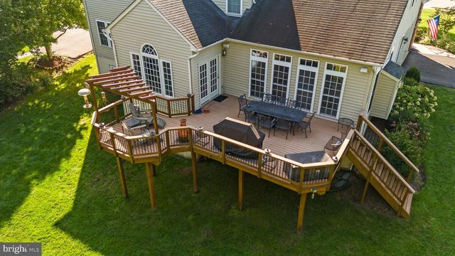 42586 UNBRIDLEDS SONG PL, Chantilly, VA 20152