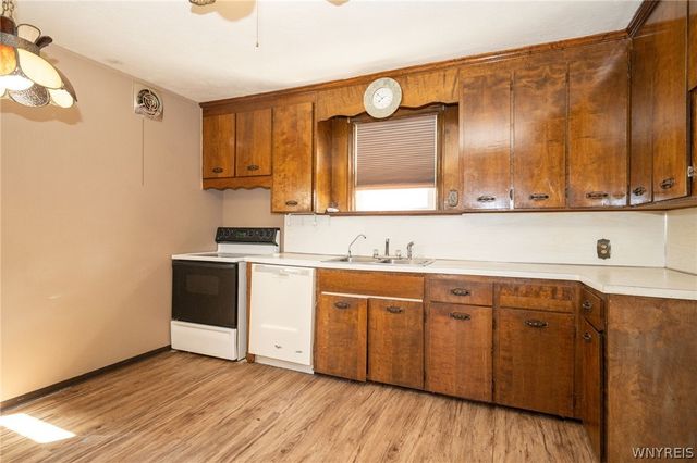 1711 Walnut Avenue, Niagara Falls, NY 14301