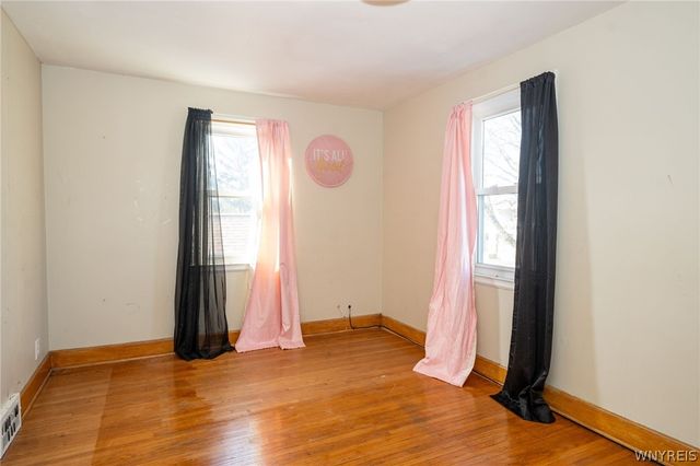 1711 Walnut Avenue, Niagara Falls, NY 14301