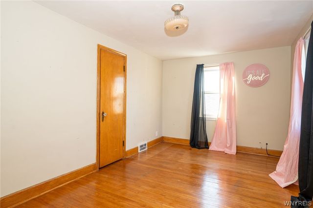 1711 Walnut Avenue, Niagara Falls, NY 14301