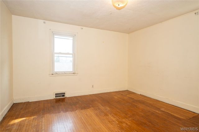 1711 Walnut Avenue, Niagara Falls, NY 14301