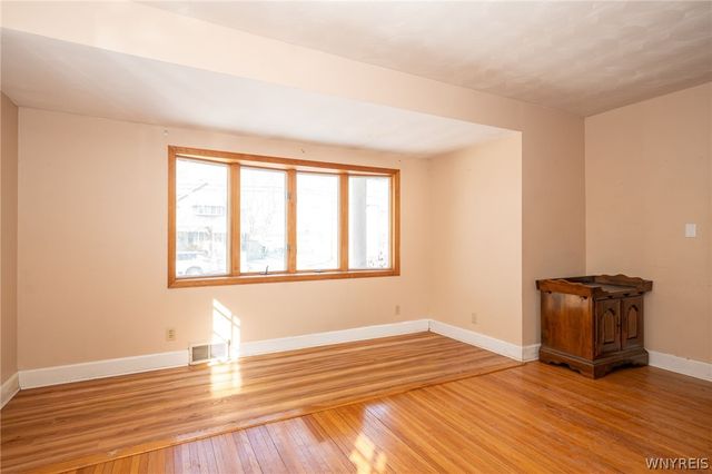 1711 Walnut Avenue, Niagara Falls, NY 14301