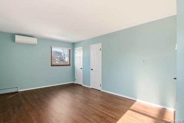 111 Schneider Lane, Hauppauge, NY 11788