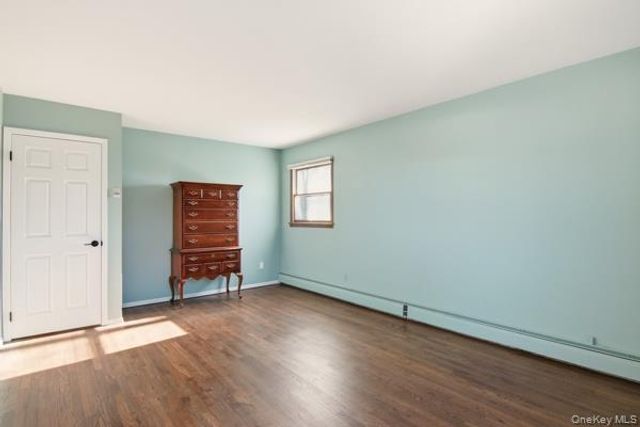 111 Schneider Lane, Hauppauge, NY 11788