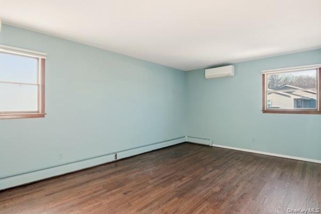 111 Schneider Lane, Hauppauge, NY 11788