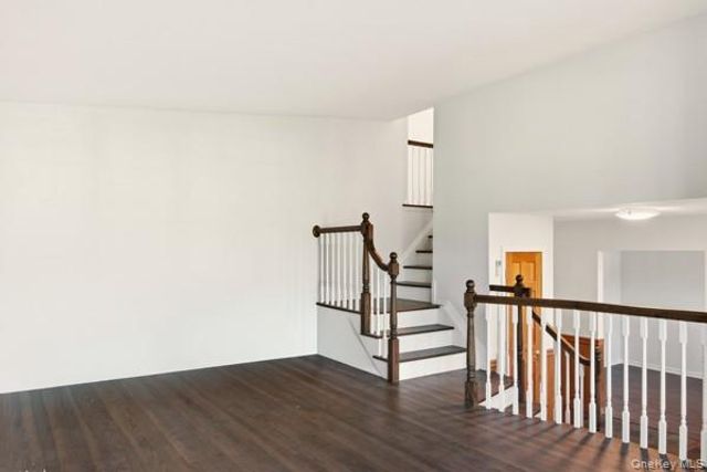 111 Schneider Lane, Hauppauge, NY 11788