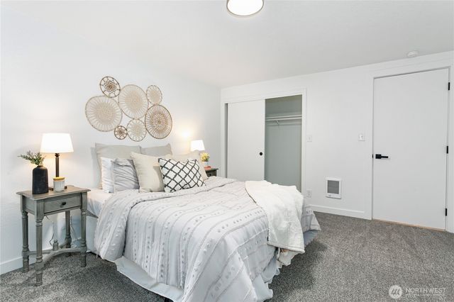 8021 NE Eglon Road, Kingston, WA 98346