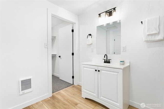 8021 NE Eglon Road, Kingston, WA 98346