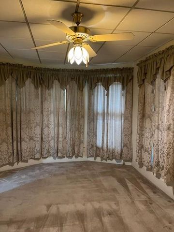 310 W Stewart Street, Willis, TX 77378
