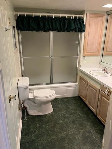 310 W Stewart Street, Willis, TX 77378