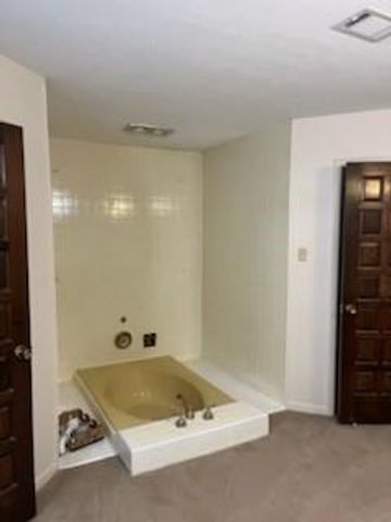 310 W Stewart Street, Willis, TX 77378