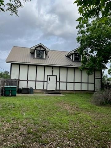 310 W Stewart Street, Willis, TX 77378