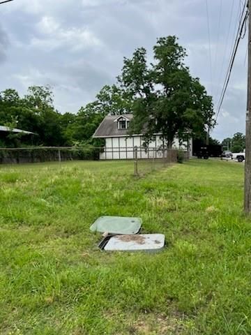 310 W Stewart Street, Willis, TX 77378