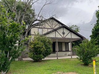 310 W Stewart Street, Willis, TX 77378