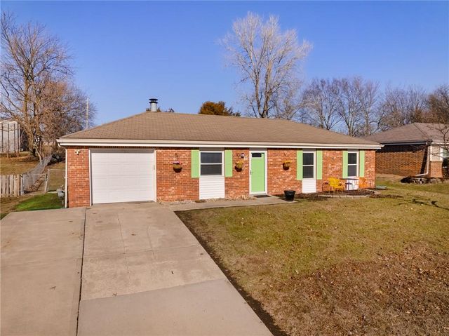 816 NE Pollard Street, Lee's Summit, MO 64086