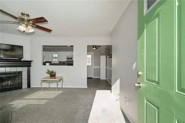 816 NE Pollard Street, Lee's Summit, MO 64086