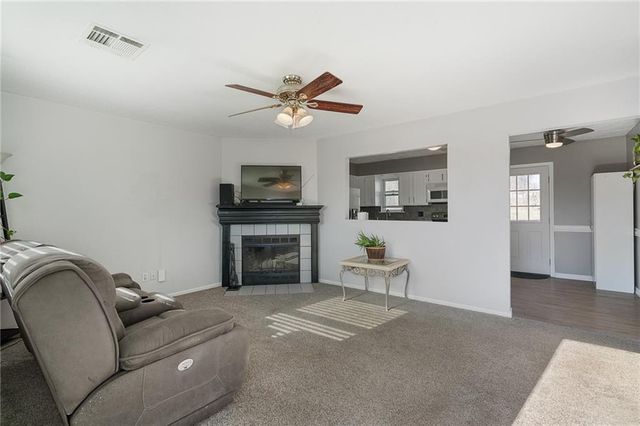 816 NE Pollard Street, Lee's Summit, MO 64086