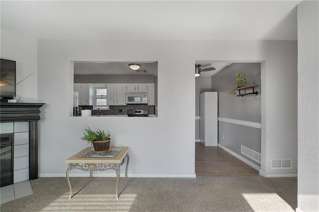 816 NE Pollard Street, Lee's Summit, MO 64086