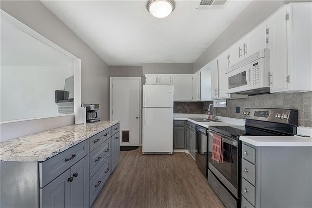 816 NE Pollard Street, Lee's Summit, MO 64086