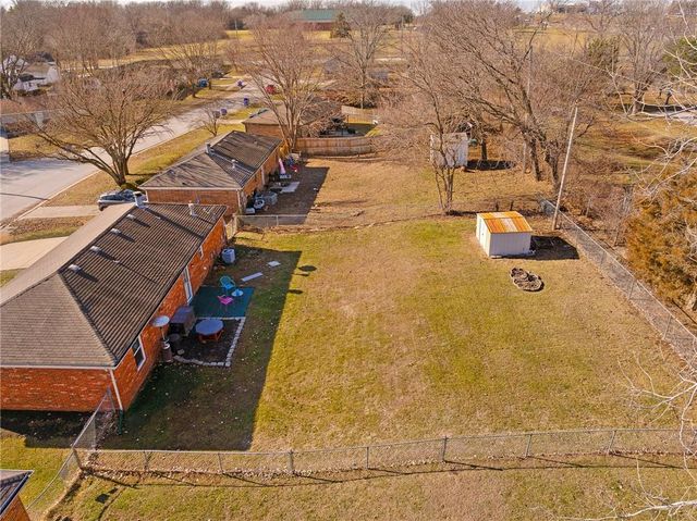 816 NE Pollard Street, Lee's Summit, MO 64086